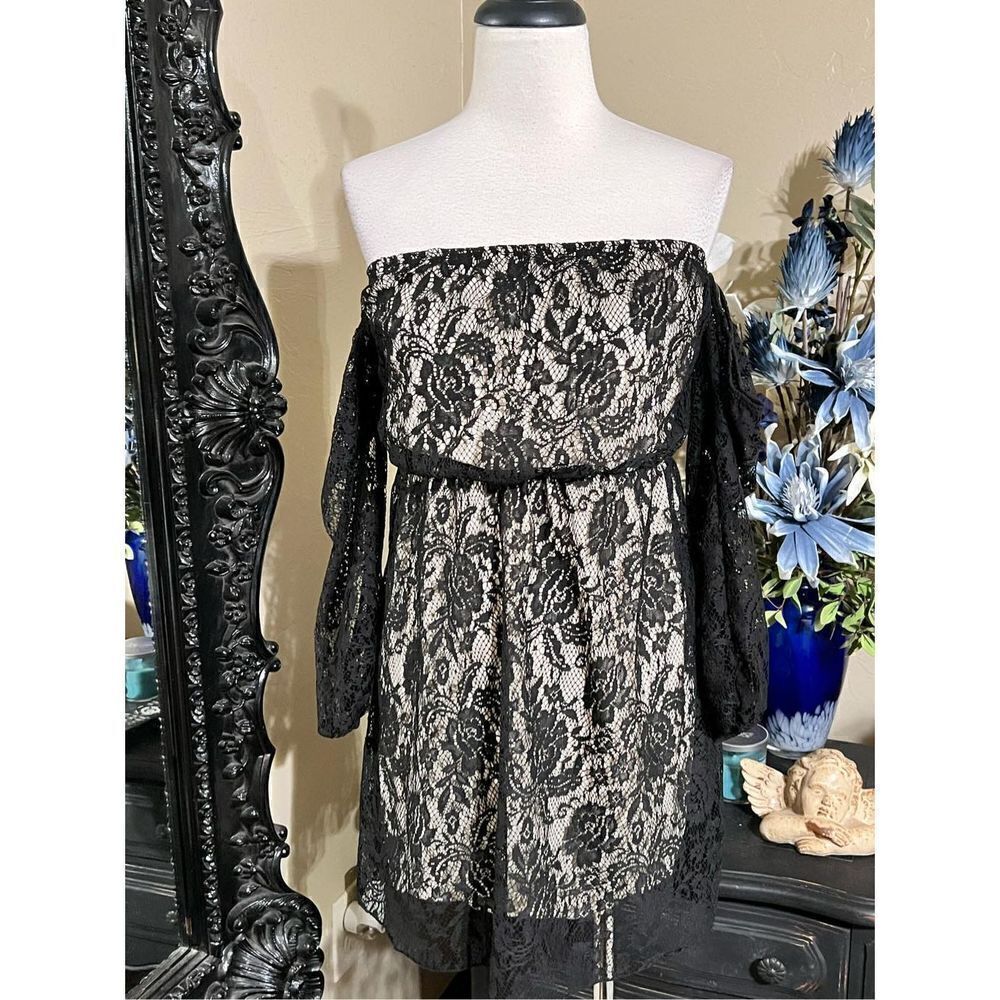 New Mode Cold Shoulder black Lace Mini Dress Size M